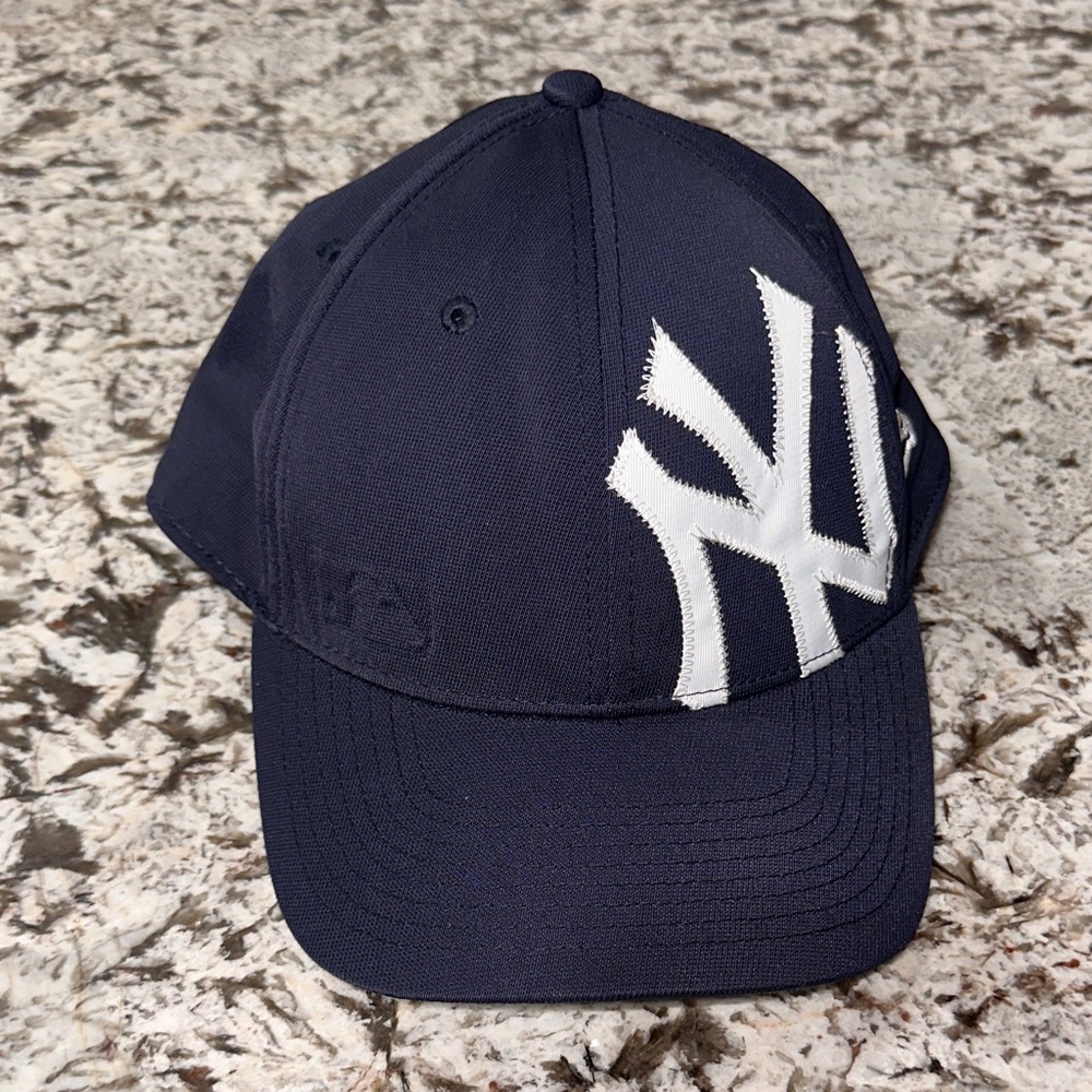 Yankees New Era Blue and White 39THIRTY Hat